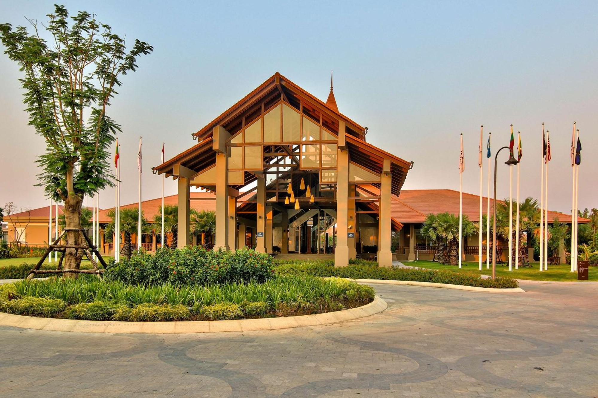 Hilton Nay Pyi Taw Hotel Naypyidaw Esterno foto